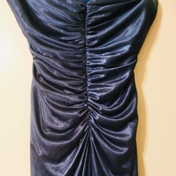 Prom dress - Picture 2 of 6